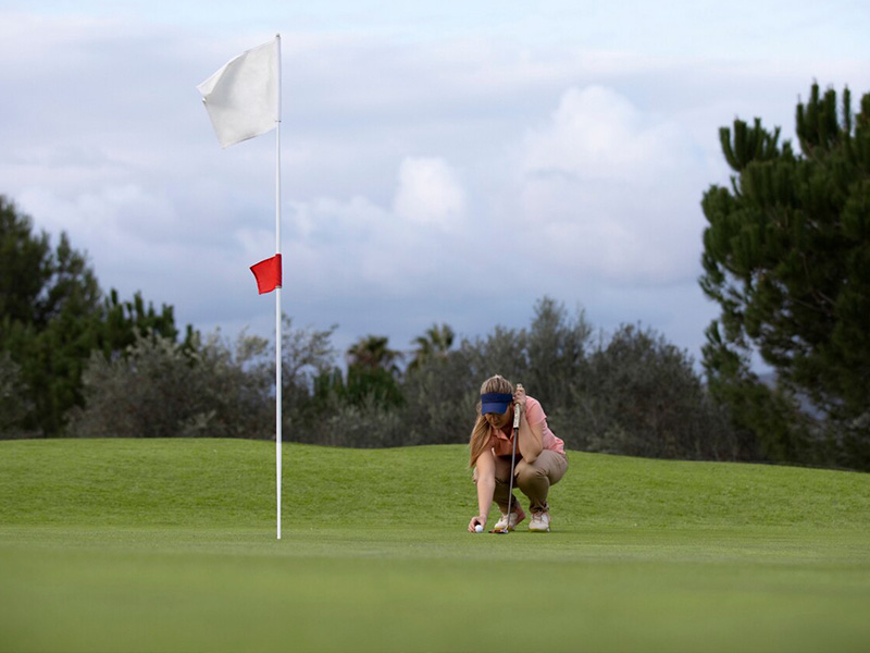 Instalación de campo de Golf